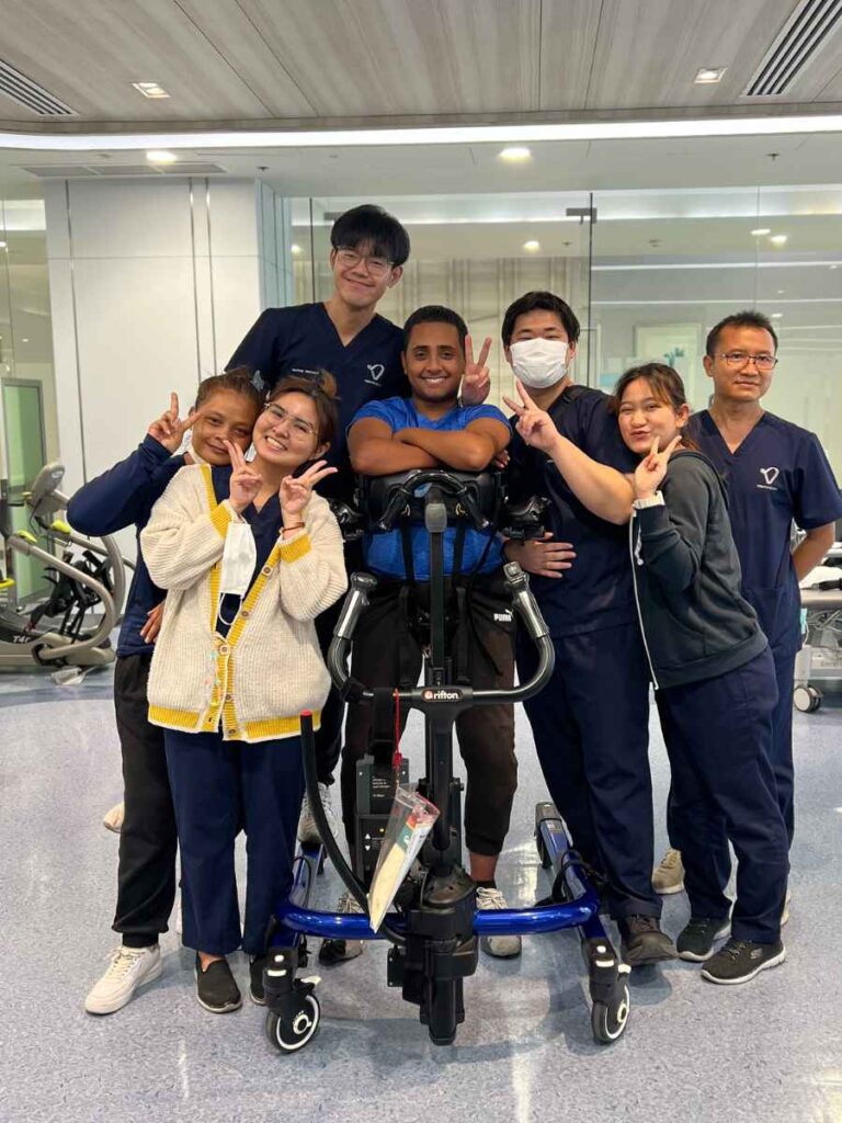 Verita Neuro - Blog - Header Image - Patient-Centered SCI Treatment - A Patient Interview With Dylan - the team